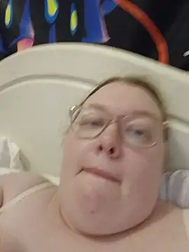 Sexycurvyemilyy webcam