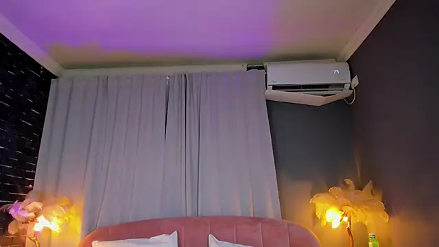 AmedeeaBanks webcam