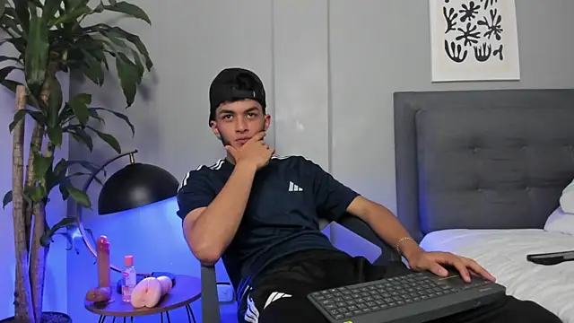 Tylerffoxx webcam