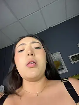 JustACutieXXX webcam