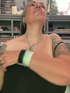 dieseldame1313 webcam