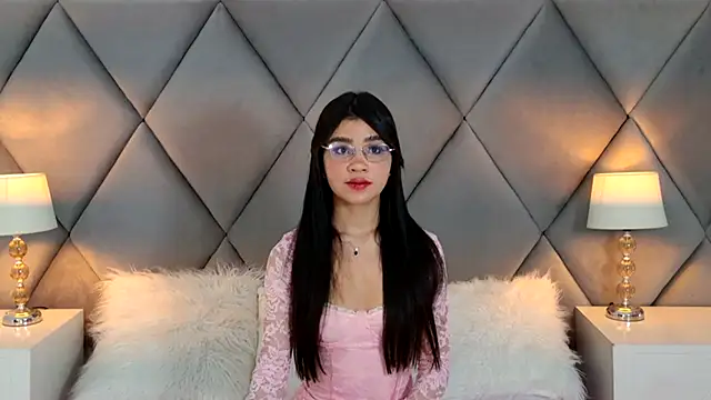 OliviaDiaz live cam on StripChat