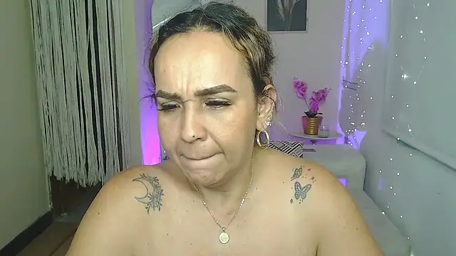 Aunty_milf webcam