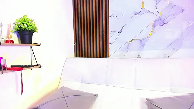 Ela_Queens webcam