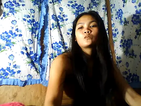 PinaySkinnyJust18 webcam