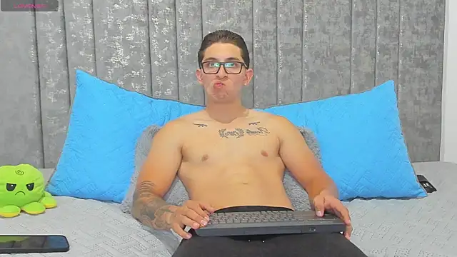 Calvin_Hunter webcam