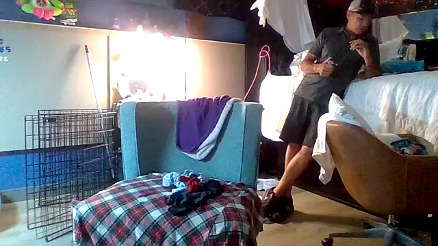 Dicksee_Left webcam