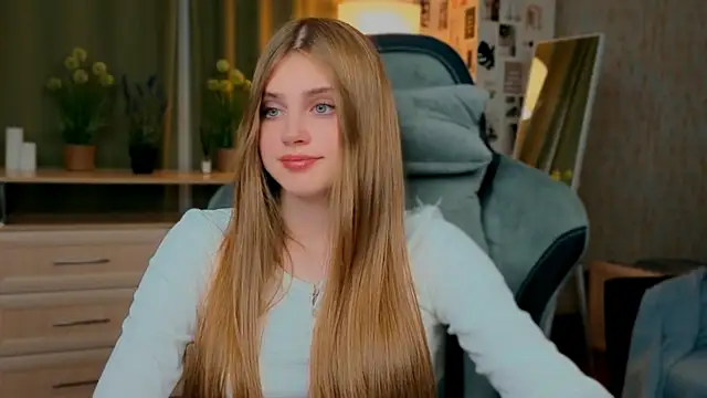 yourbeautyarya webcam