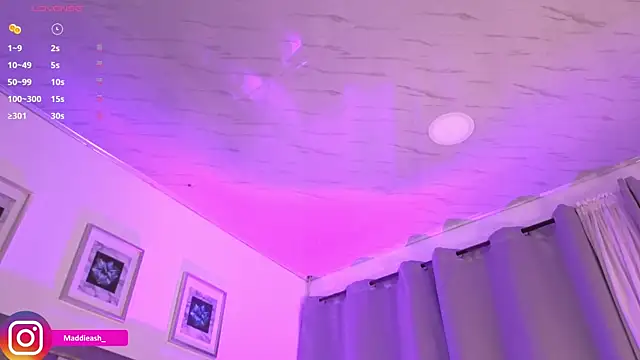 MadieAsh webcam
