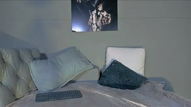 nicolvibes_212 Live Web Cam Show