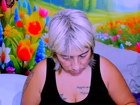 indianroxy webcam