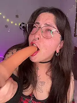 Mizztikaa Live Web Cam Show