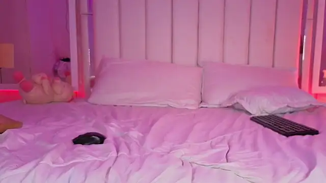 Alyana_Skinny
