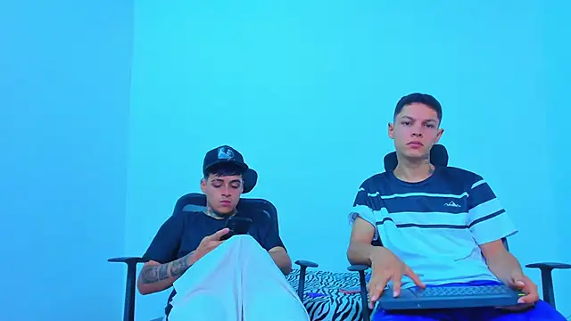 Thomas-Wil Live Web Cam Show