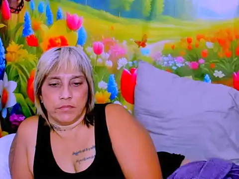 indianroxy webcam