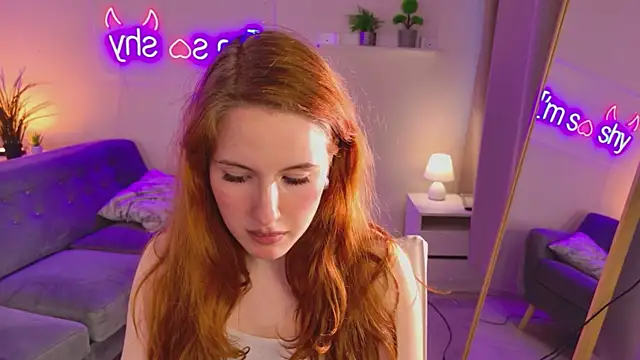 ChloeAster webcam