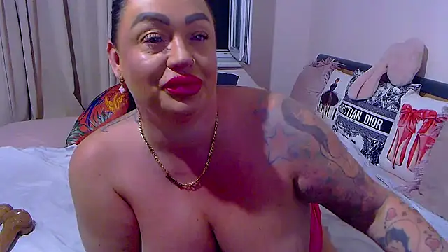 BustyVicky webcam