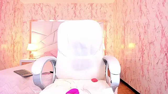 Emily_Whinfre webcam