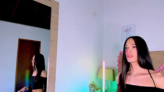 LaraRous webcam