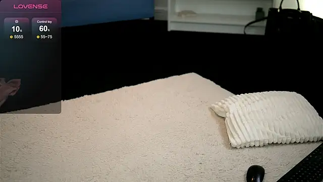 LyndaBlaire webcam