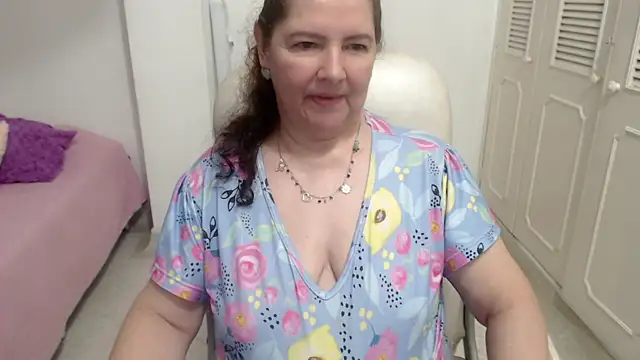leonela_69 webcam