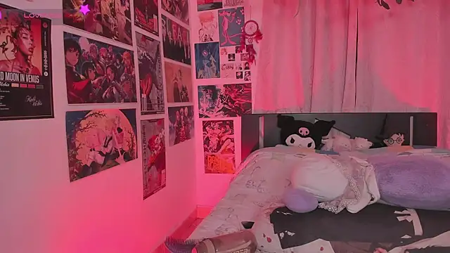 MissCurvyTop webcam