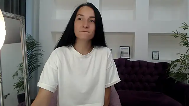 Yr_Shy_Bae webcam