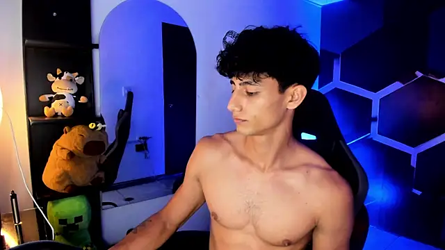 MaxiimoRomano_ webcam