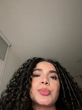 Curlyierr webcam