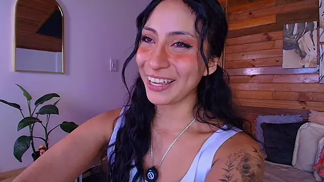 amber_curly webcam
