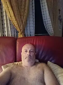 Alexis_Bull live cam on StripChat
