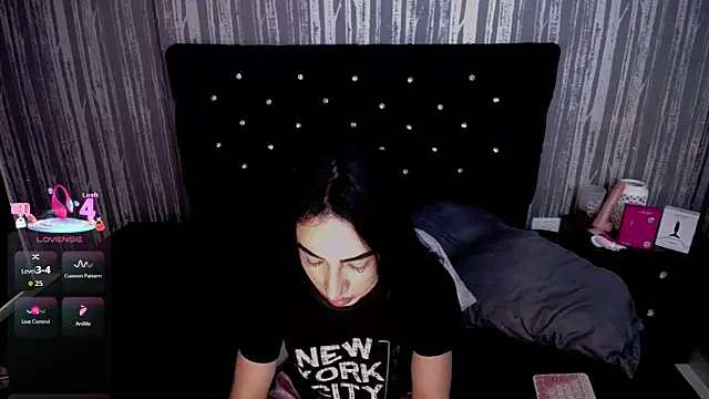 Alicee_Moonn webcam