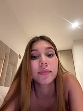 Nikii__ webcam