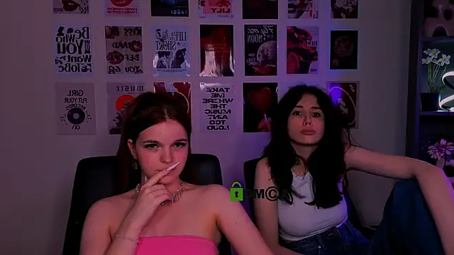 riley_sanders webcam
