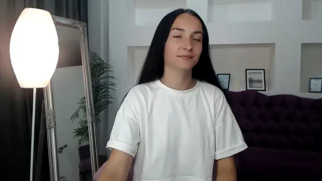Yr_Shy_Bae webcam
