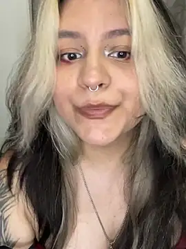 NaylaVelvet webcam