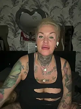 InkedMissLaBaehm webcam