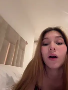 Nikii__ webcam