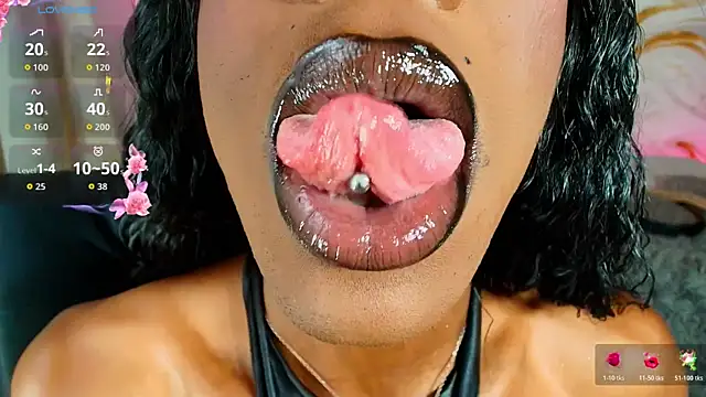 EbonyHansNight webcam