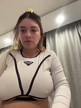 valery_mora webcam
