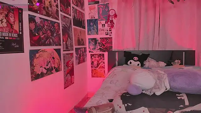 MissCurvyTop webcam