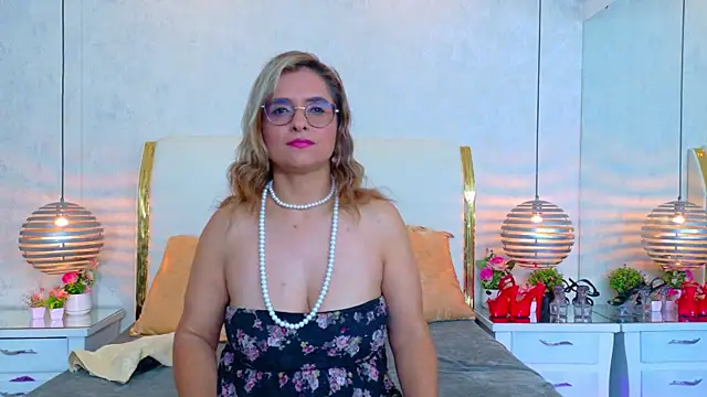 MarilynVega1 webcam