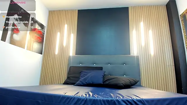 VickyJohnson1 webcam