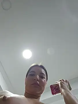 Pretty_Julieta webcam