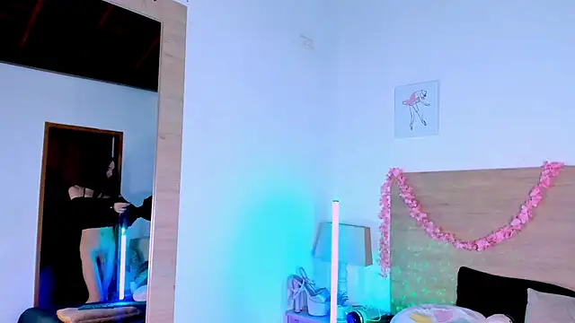 LaraRous Live Web Cam Show