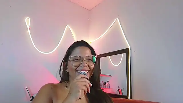 Megaan_Greey webcam