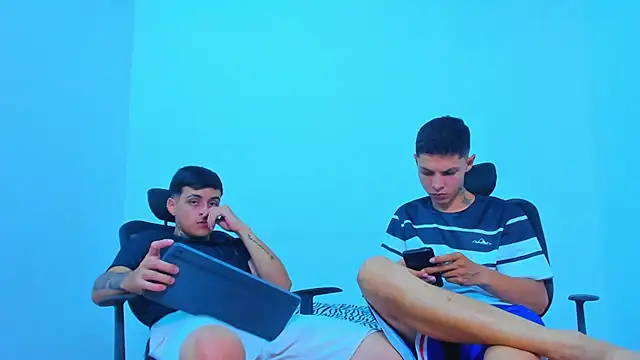 Thomas-Wil Live Web Cam Show