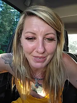 SheIsSomething Live Web Cam Show
