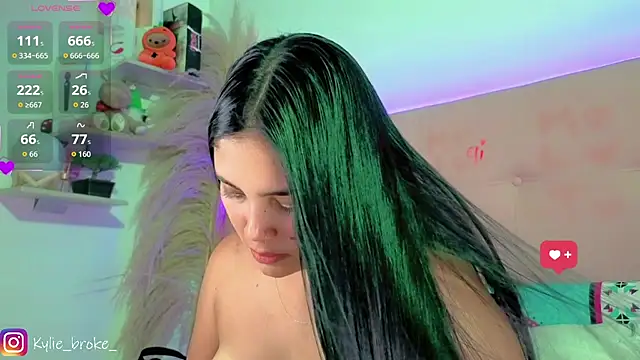 Kylie_brokee webcam