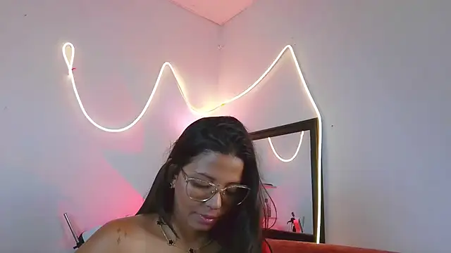 Megaan_Greey webcam